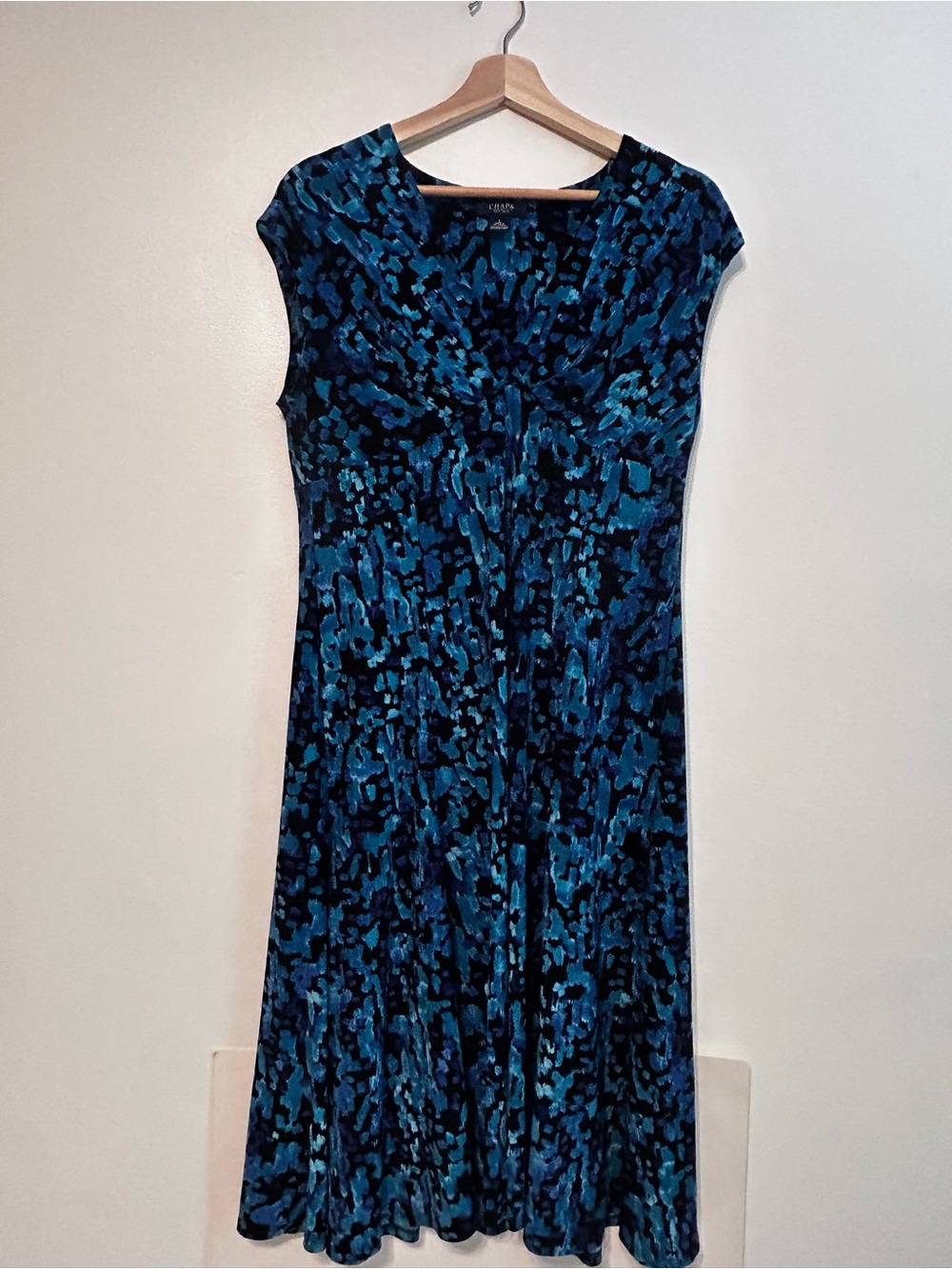 Chaps Black, Blue & Teal Abstract V-Neck Dress Size L - Picture 2 of 8